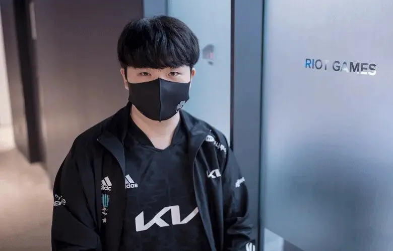 100T横扫DK,Oner线上压制力十足宿敌对决四强赛,让粉丝疯狂欢呼 100T横扫DK,Oner线上压制力十足宿敌对决四强赛,让粉丝疯狂欢呼