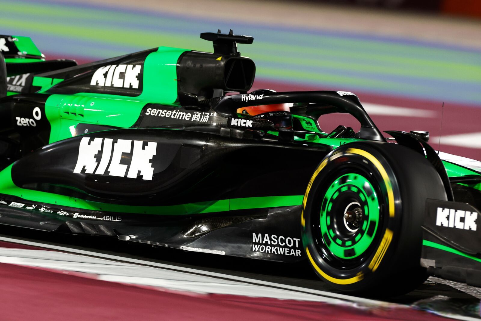 开云体育在线-索伯车队鏖战雷诺车队，周冠宇统治全场