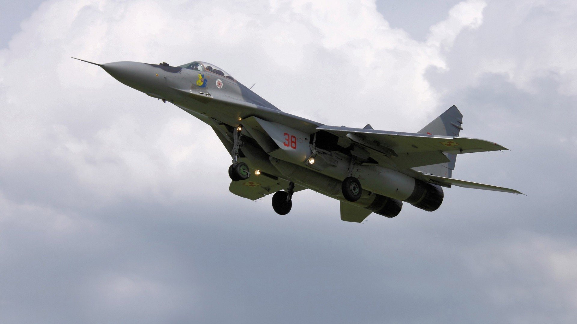 欧冠淘汰赛之光！奥亚尔萨瓦尔一战封神，全场最佳殊荣实至名归